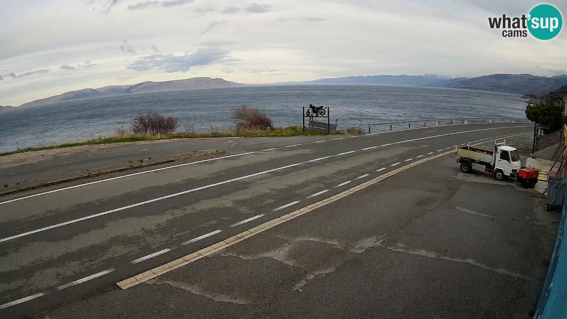 Web kamera Jadranska Magistrala kod SENJa – pogled na KRK