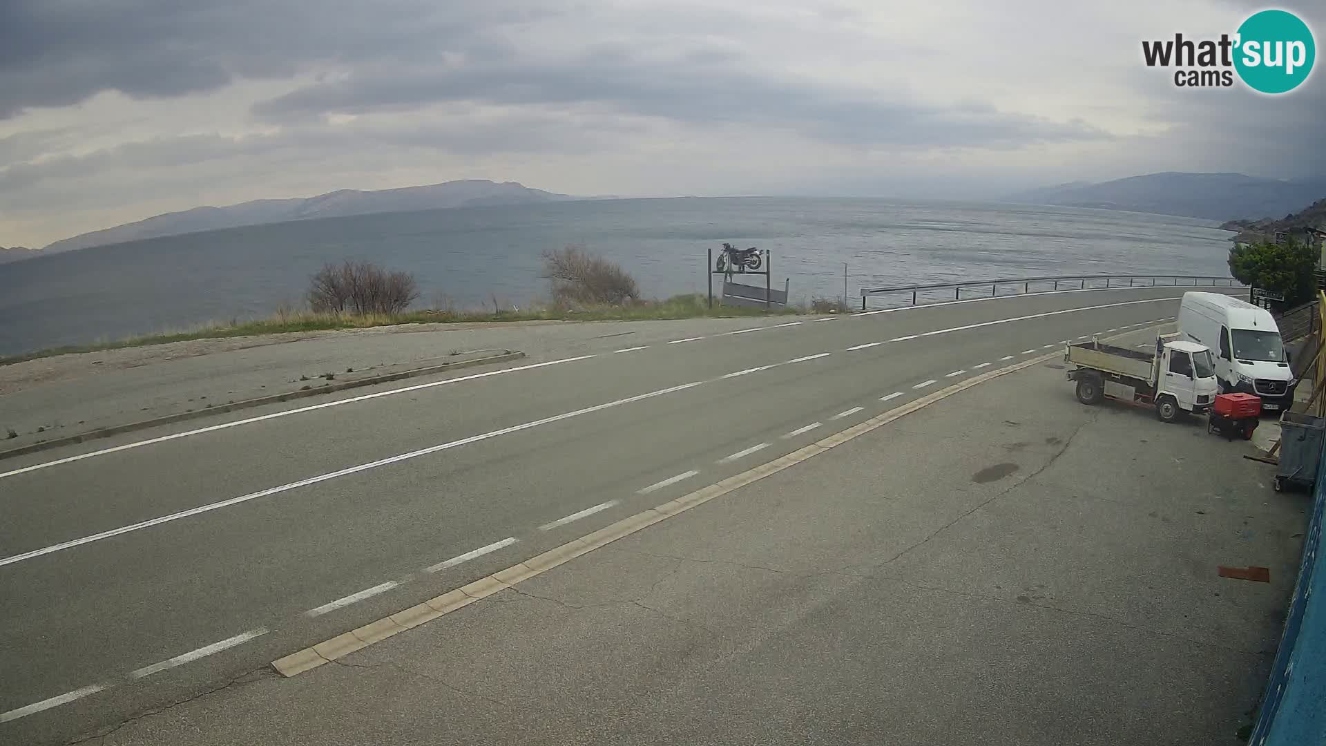 Webcam autopista adriática D8 cerca de SENJ – vista de la isla de KRK