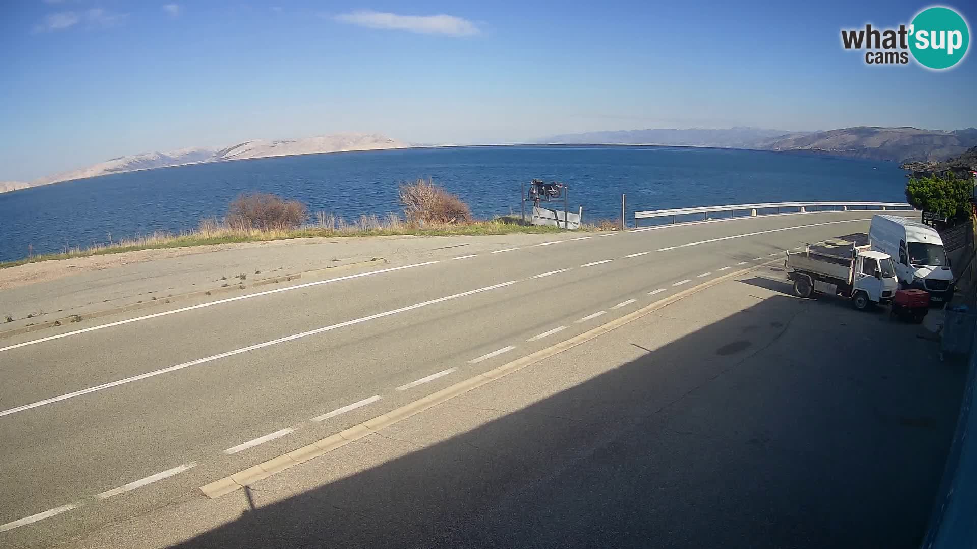 Kamera Jadranska Magistrala D8 pri SENJu – pogled na otok KRK