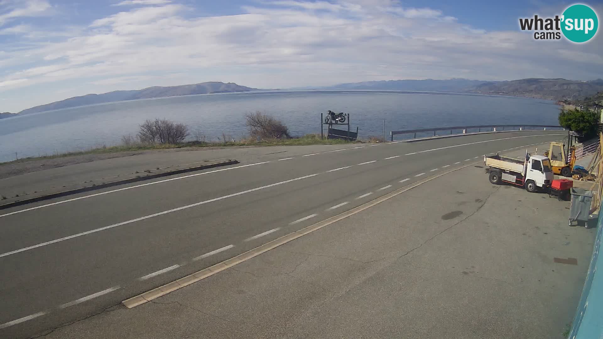 Webcam autopista adriática D8 cerca de SENJ – vista de la isla de KRK