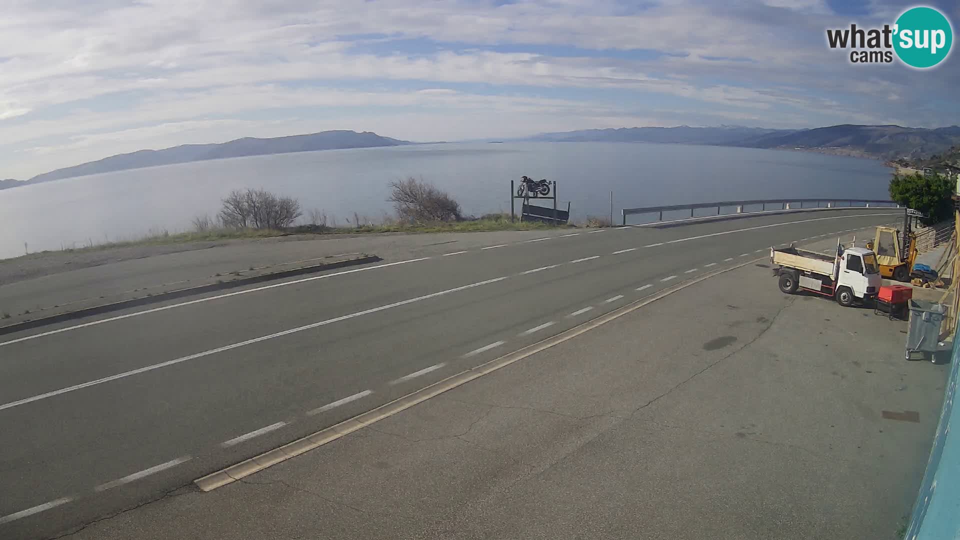 Webcam autopista adriática D8 cerca de SENJ – vista de la isla de KRK