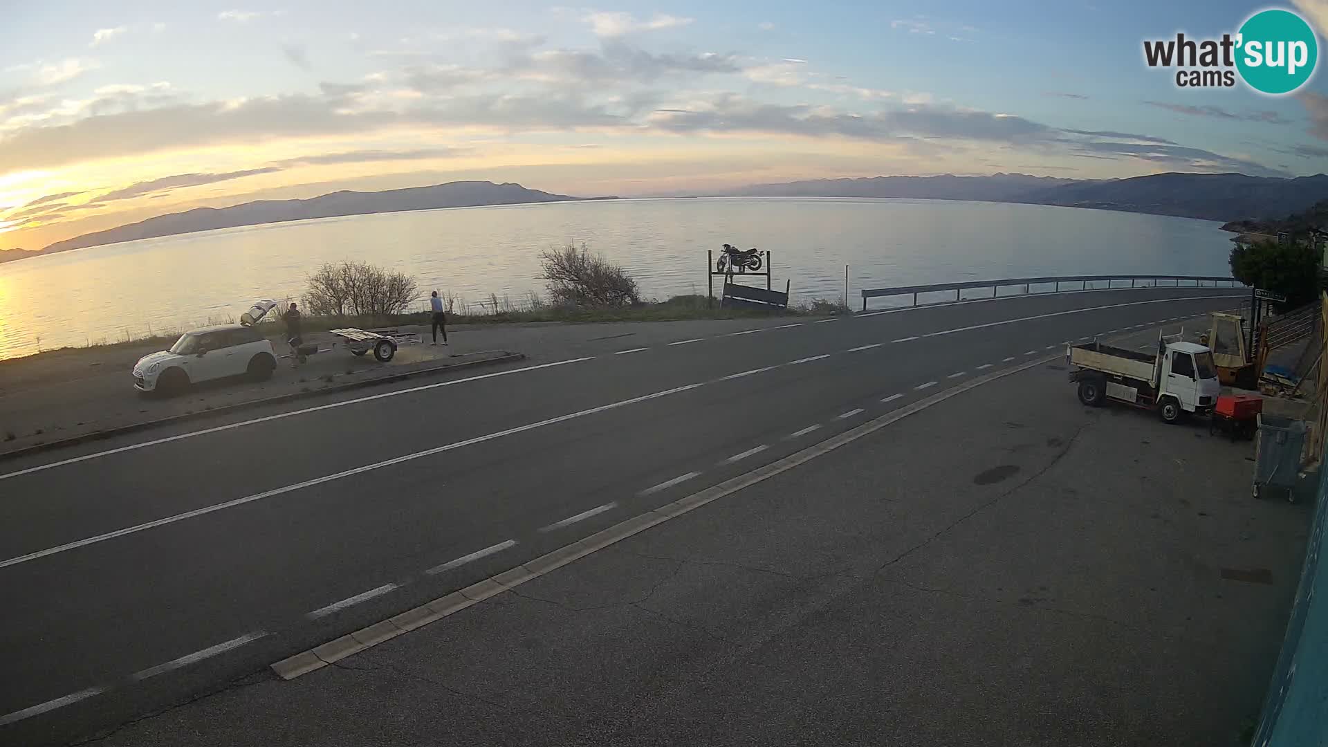Webcam autopista adriática D8 cerca de SENJ – vista de la isla de KRK