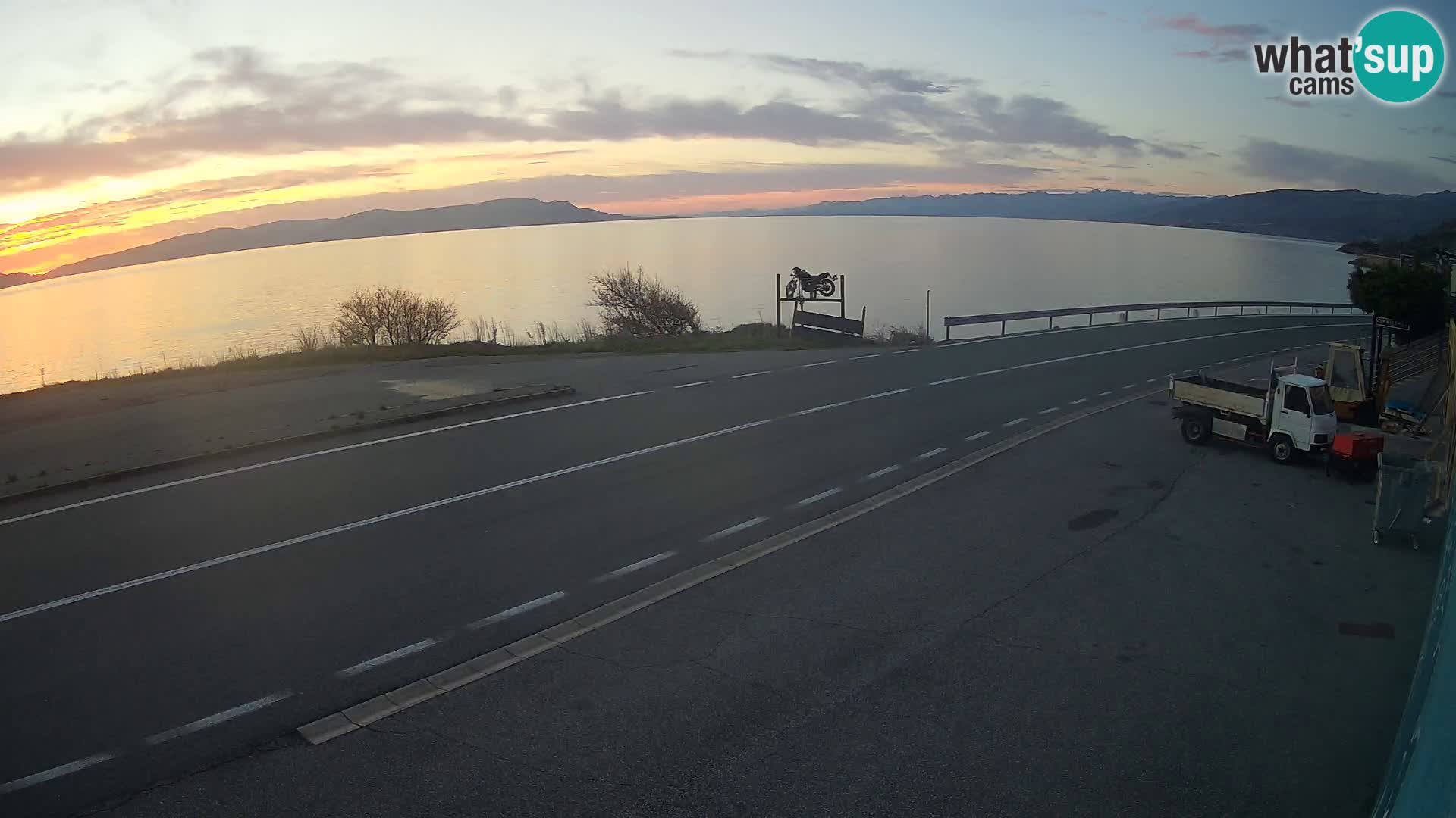 Webcam Adria-Autobahn D8 bei SENJ – Blick auf die Insel KRK