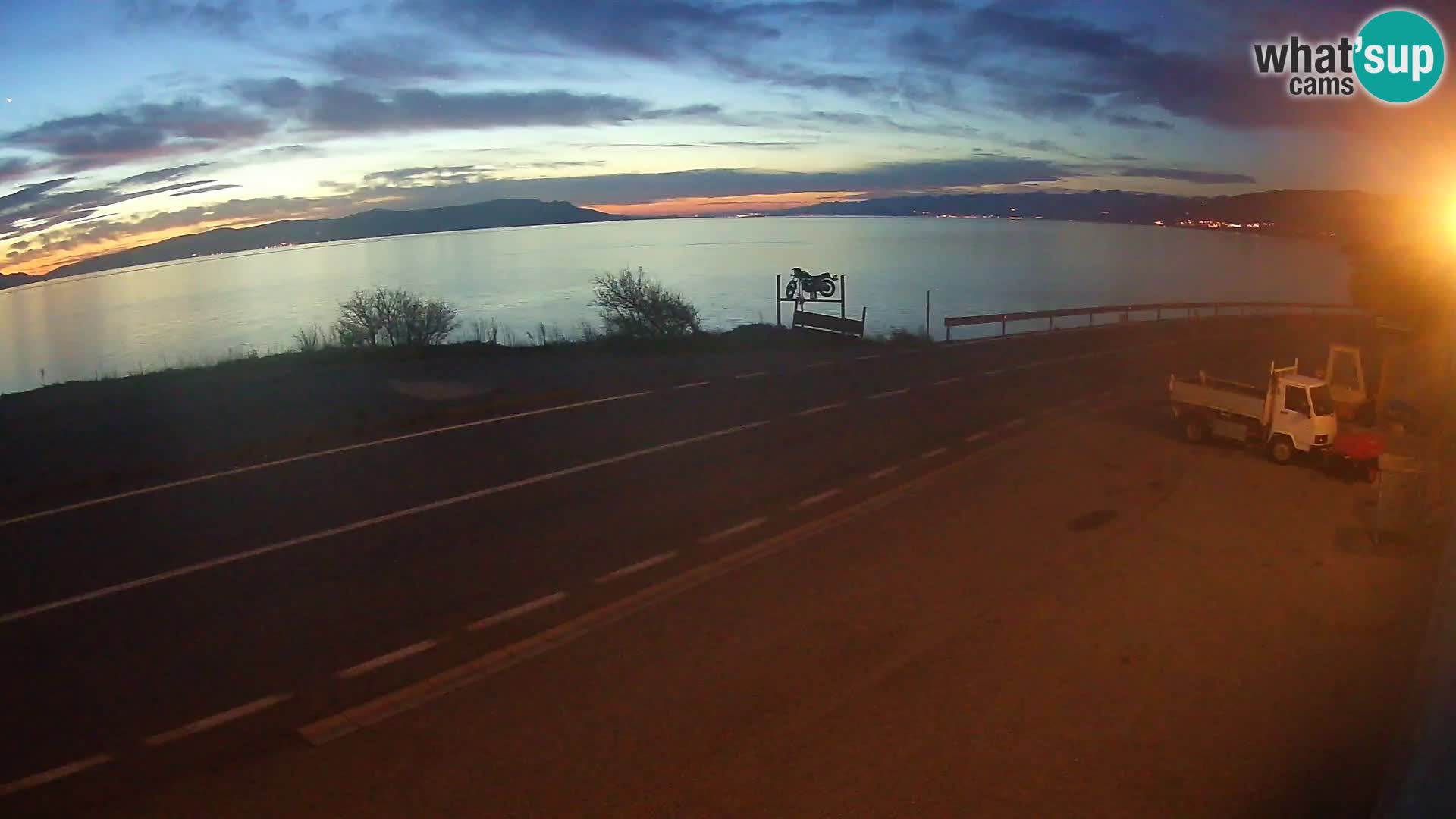 Webcam Adria-Autobahn D8 bei SENJ – Blick auf die Insel KRK