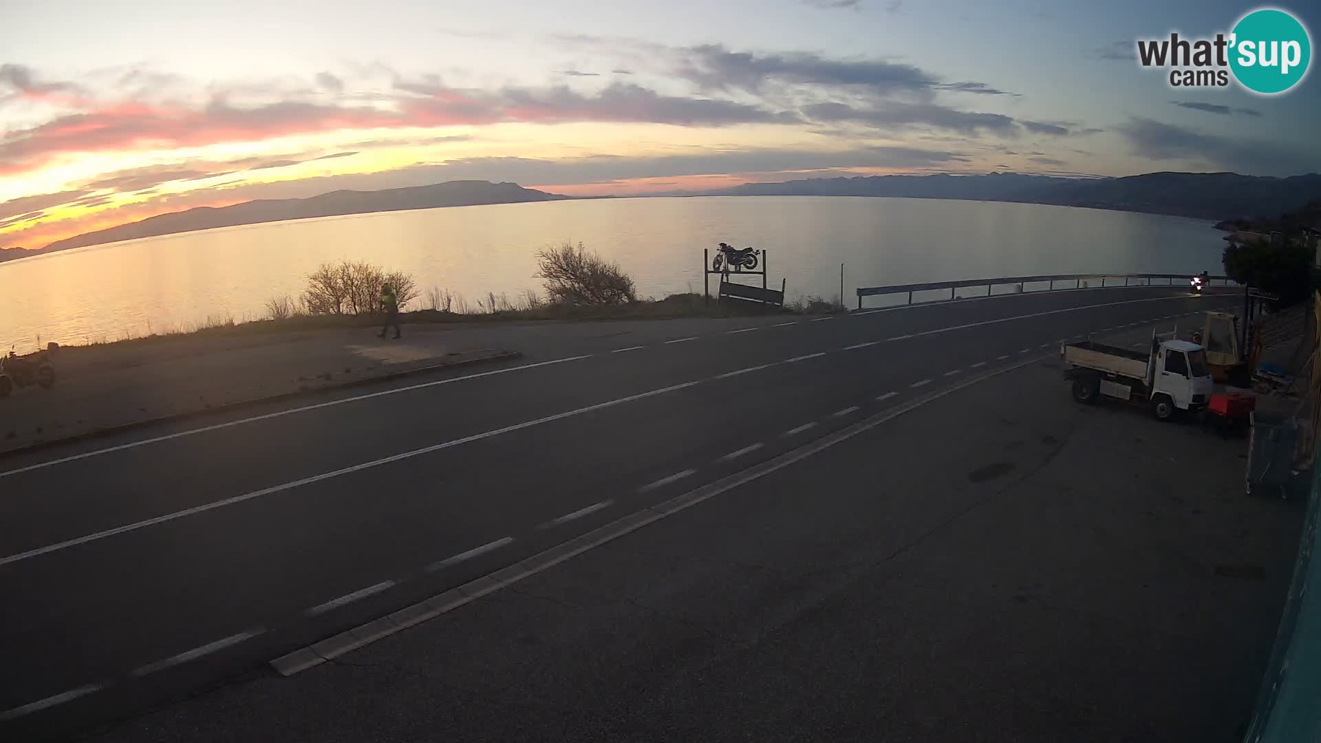 Webcam autopista adriática D8 cerca de SENJ – vista de la isla de KRK