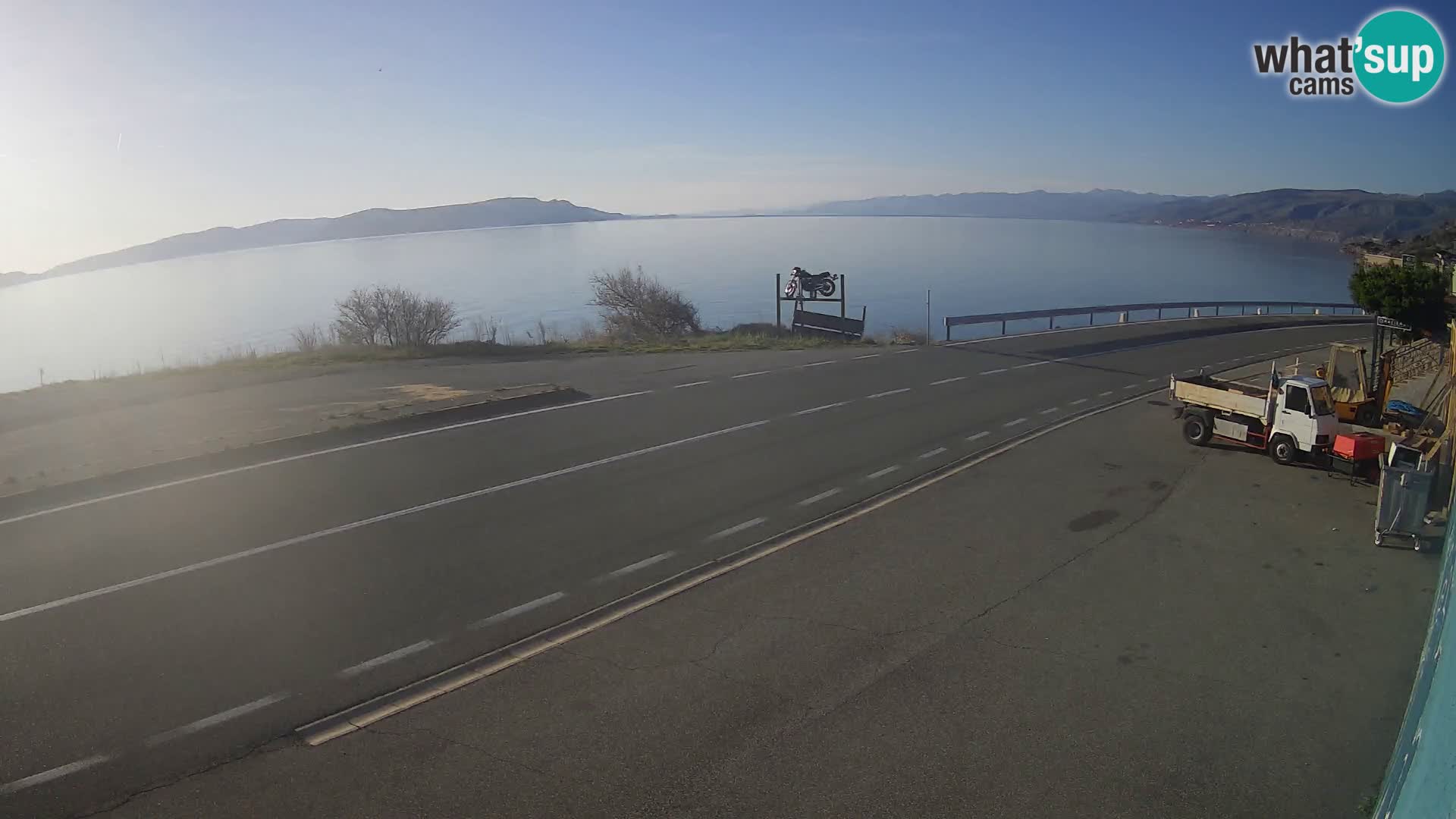 Webcam Adria-Autobahn D8 bei SENJ – Blick auf die Insel KRK