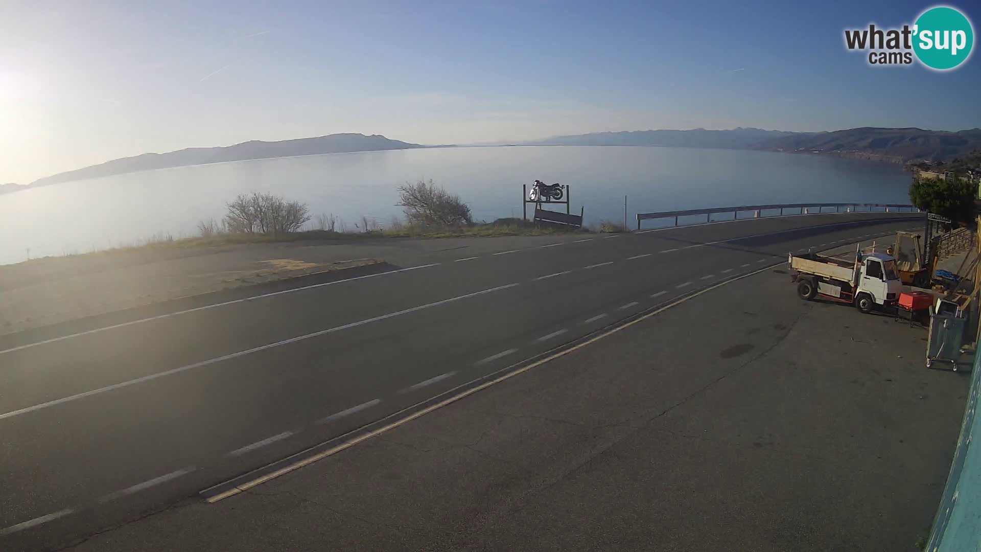 Web kamera Jadranska Magistrala kod SENJa – pogled na KRK