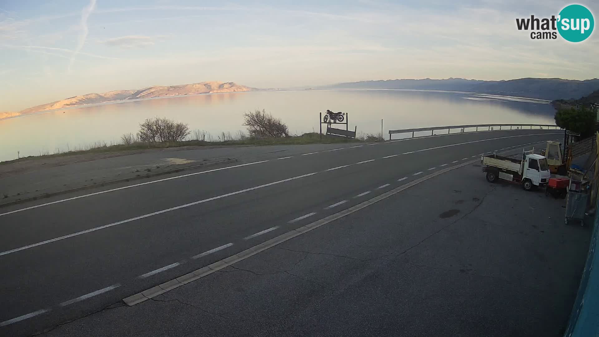 Webcam autopista adriática D8 cerca de SENJ – vista de la isla de KRK
