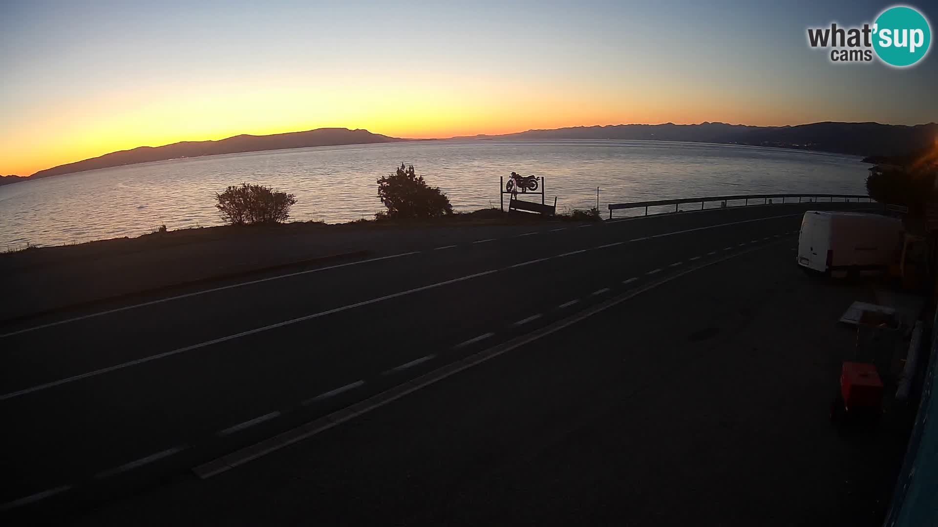 Webcam autopista adriática D8 cerca de SENJ – vista de la isla de KRK