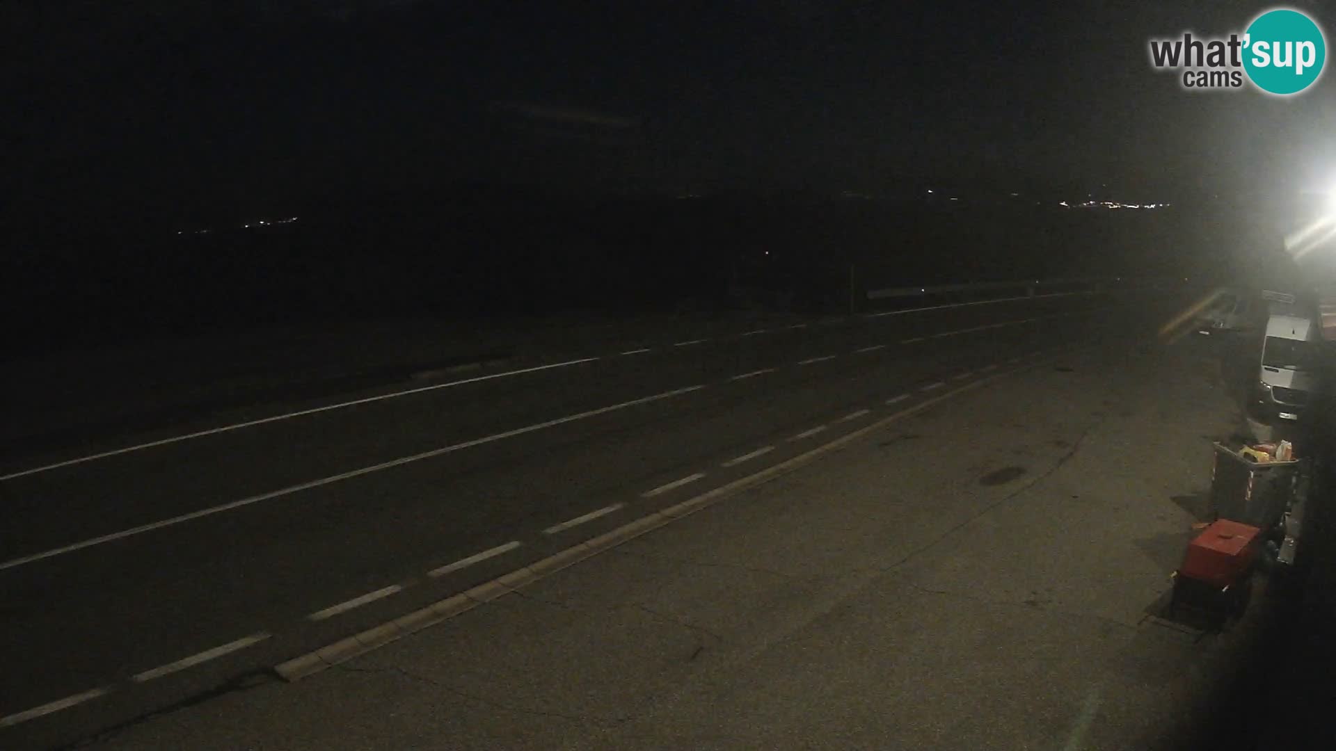 Kamera Jadranska Magistrala D8 pri SENJu – pogled na otok KRK