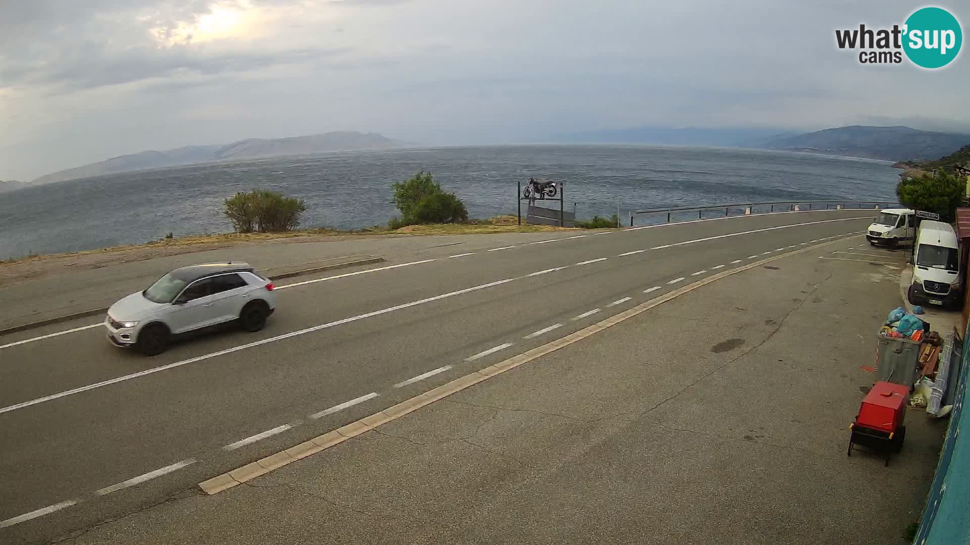 Webcam autopista adriática D8 cerca de SENJ – vista de la isla de KRK