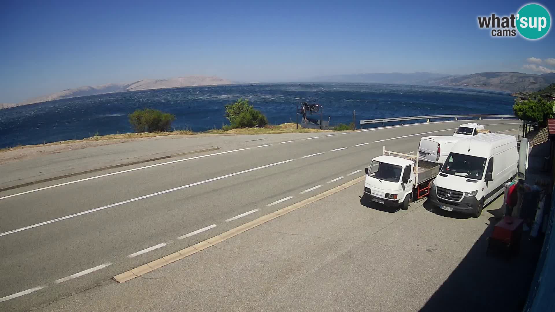 Kamera Jadranska Magistrala D8 pri SENJu – pogled na otok KRK