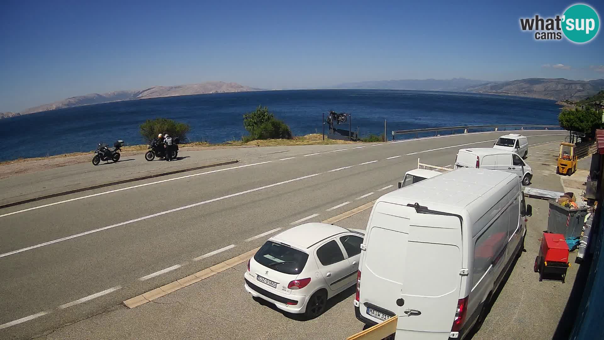 Kamera Jadranska Magistrala D8 pri SENJu – pogled na otok KRK