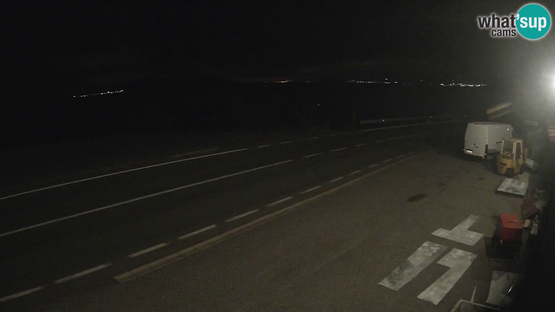 Kamera Jadranska Magistrala D8 pri SENJu – pogled na otok KRK