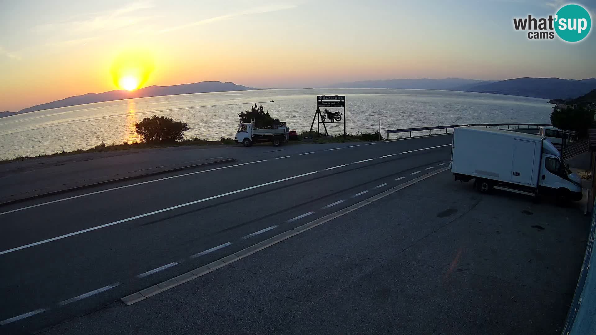 Webcam Adria-Autobahn D8 bei SENJ – Blick auf die Insel KRK