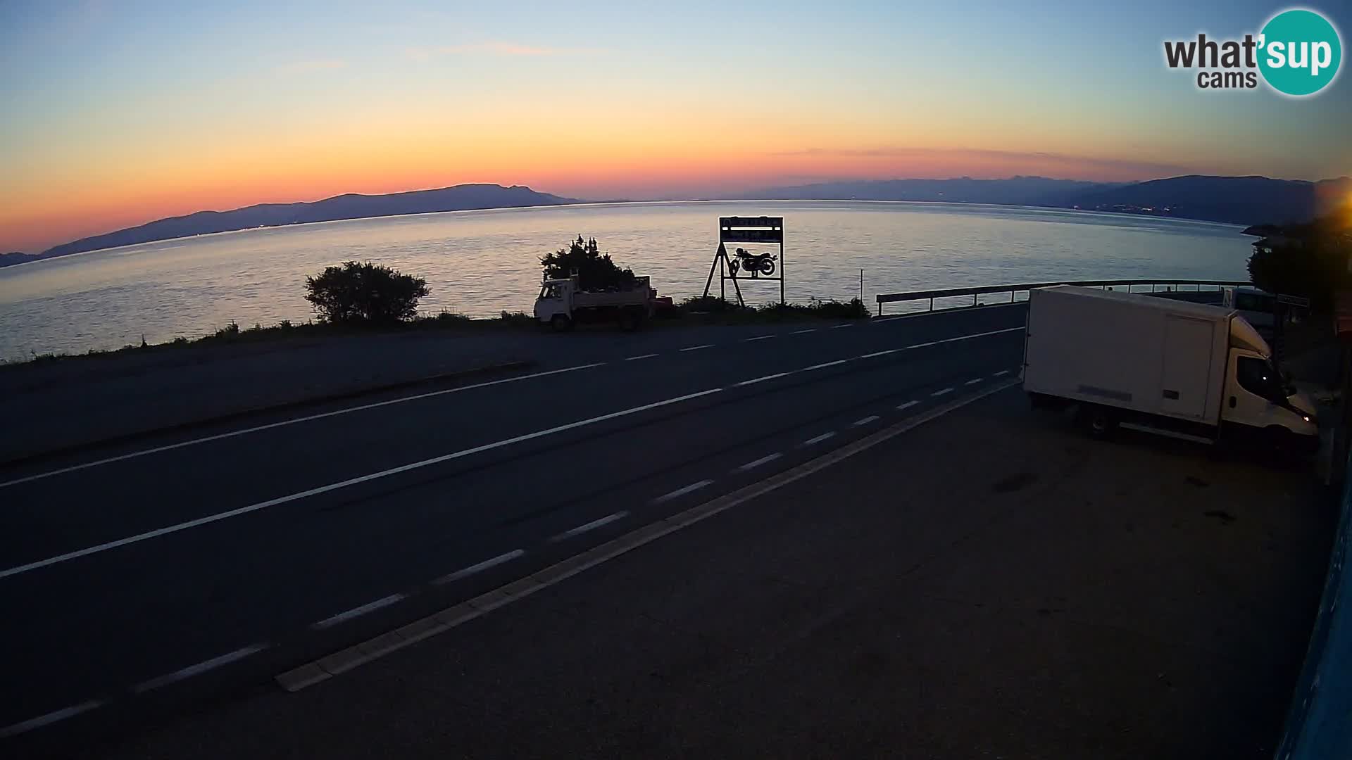 Webcam Adria-Autobahn D8 bei SENJ – Blick auf die Insel KRK