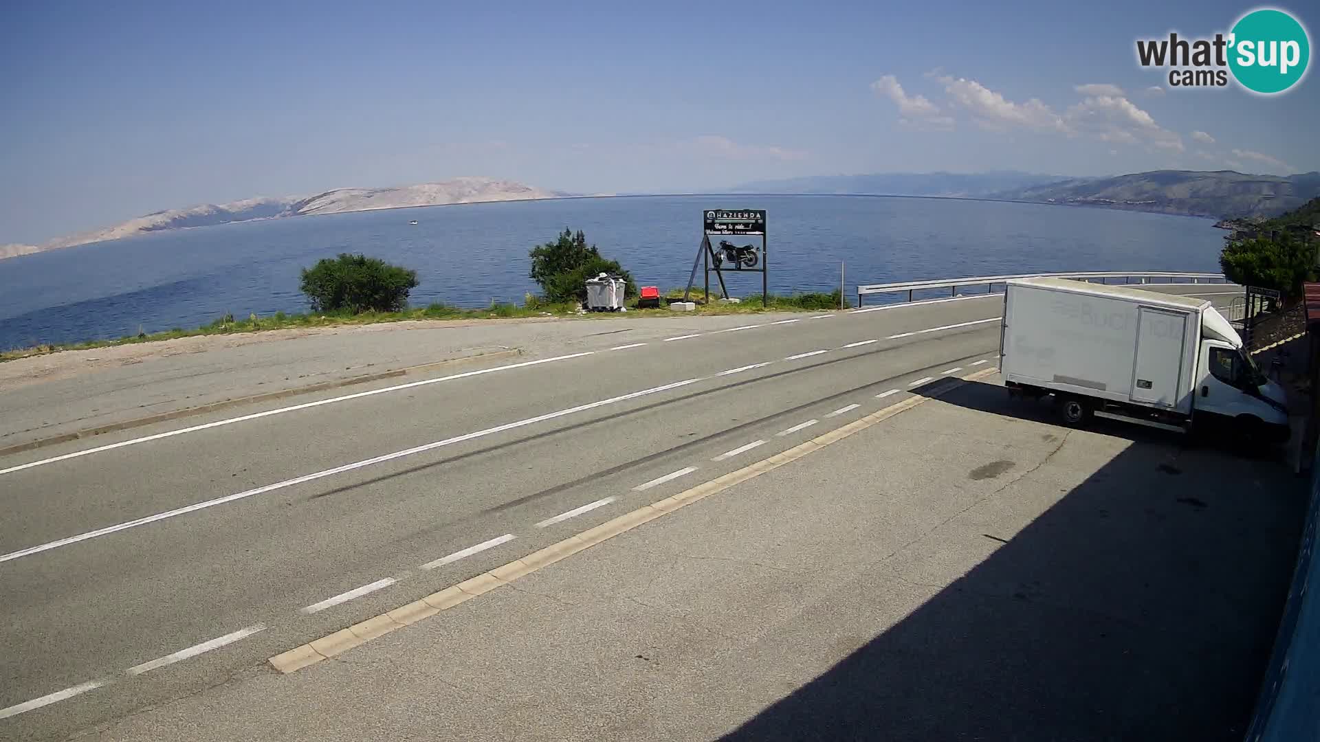 Kamera Jadranska Magistrala D8 pri SENJu – pogled na otok KRK