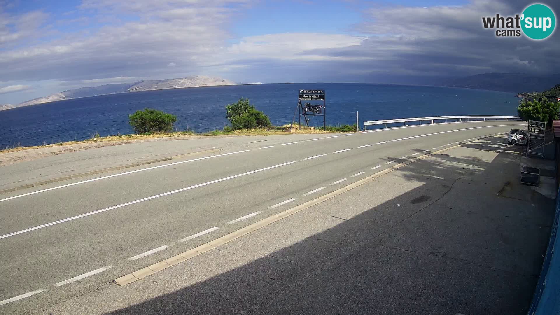 Kamera Jadranska Magistrala D8 pri SENJu – pogled na otok KRK