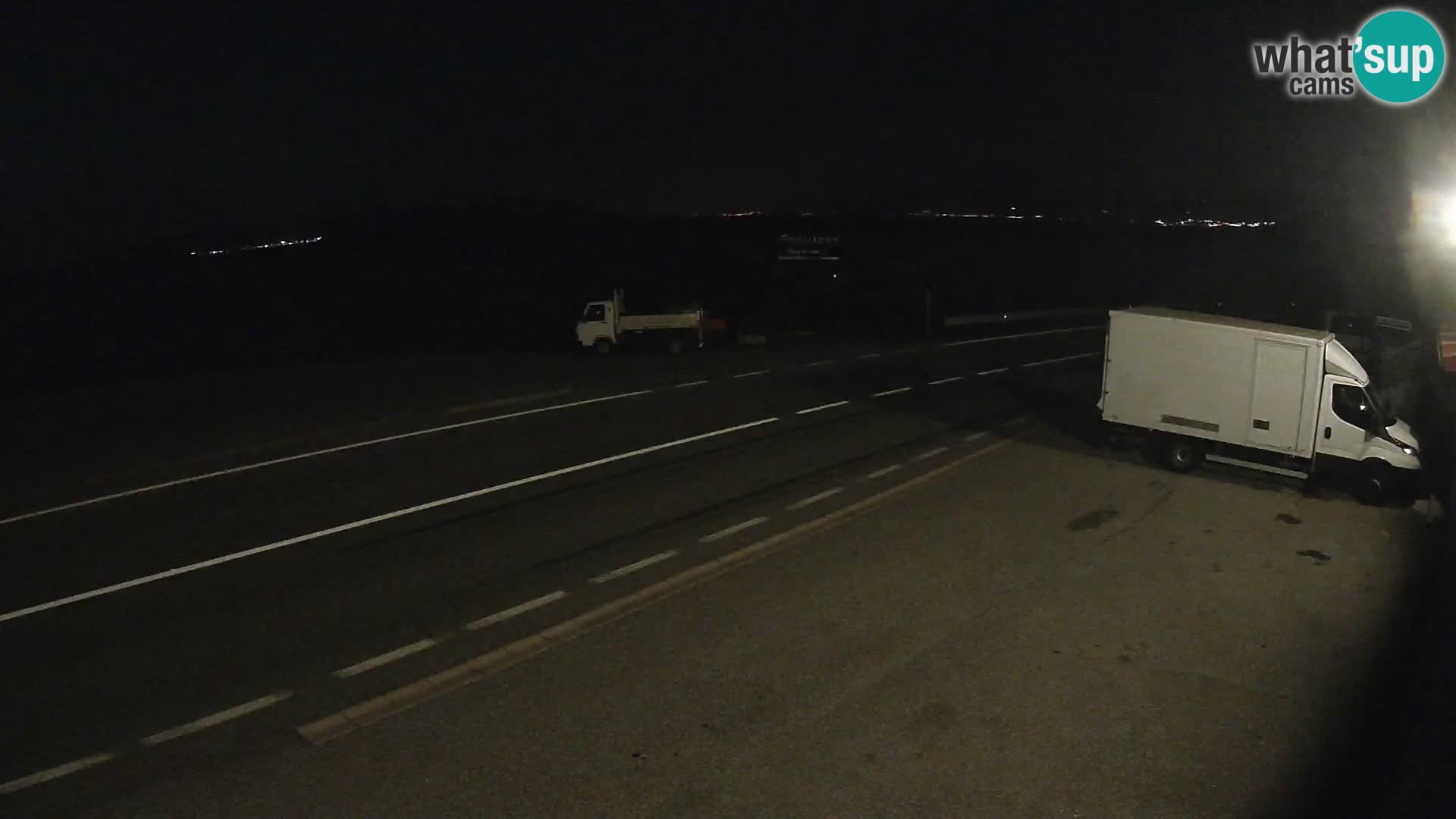 Kamera Jadranska Magistrala D8 pri SENJu – pogled na otok KRK