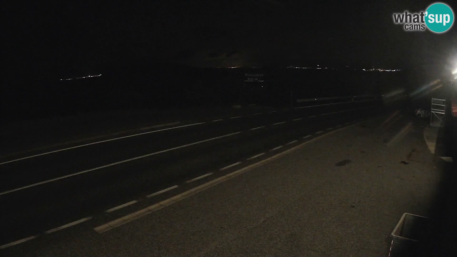 Kamera Jadranska Magistrala D8 pri SENJu – pogled na otok KRK