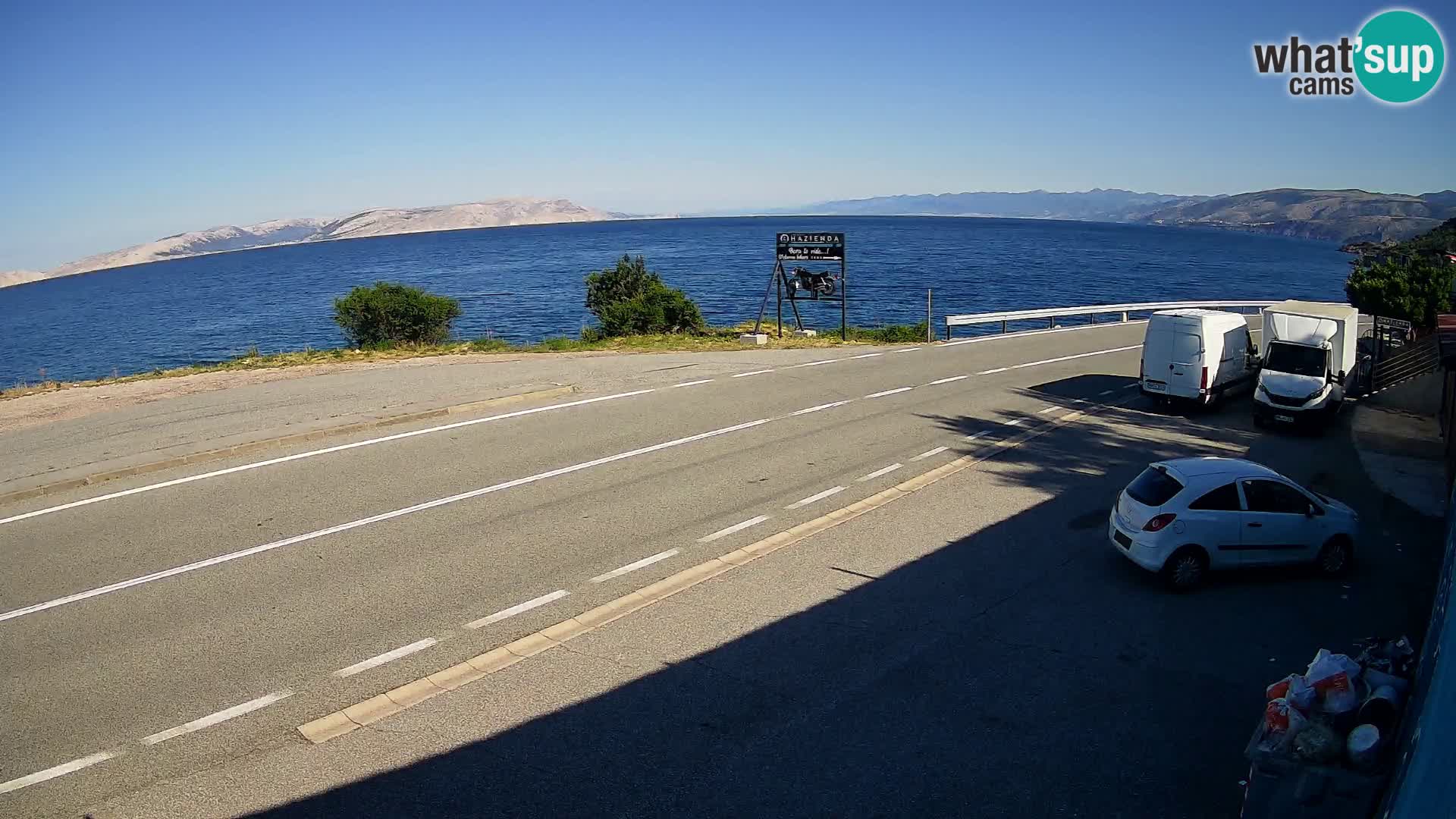 Kamera Jadranska Magistrala D8 pri SENJu – pogled na otok KRK