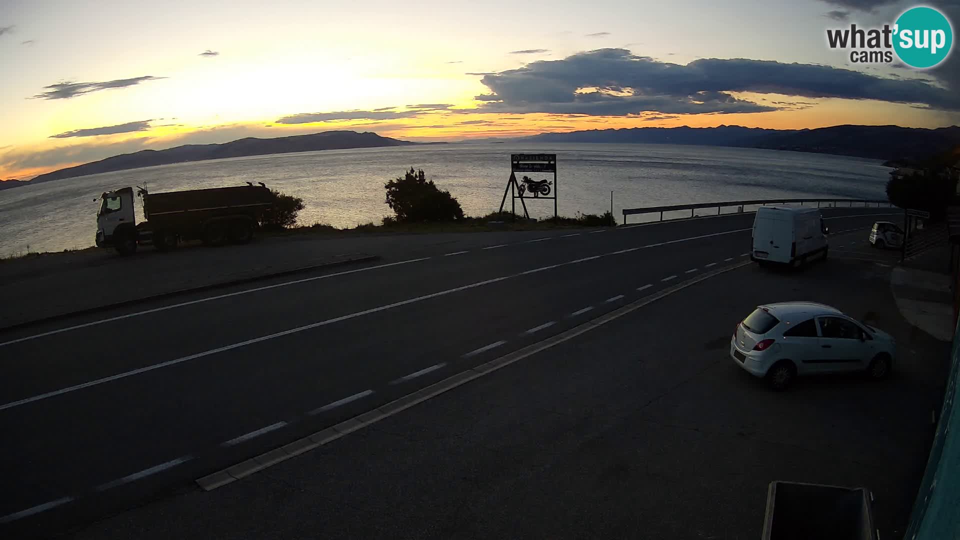 Webcam Adria-Autobahn D8 bei SENJ – Blick auf die Insel KRK