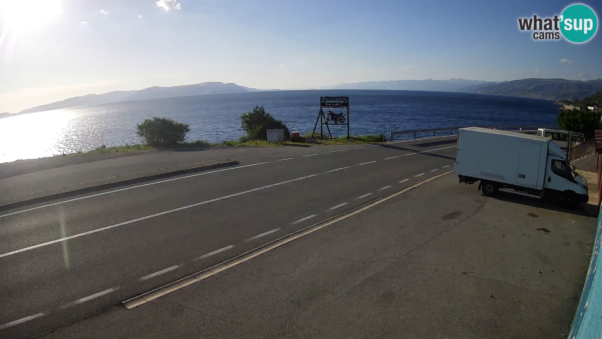Webcam autopista adriática D8 cerca de SENJ – vista de la isla de KRK