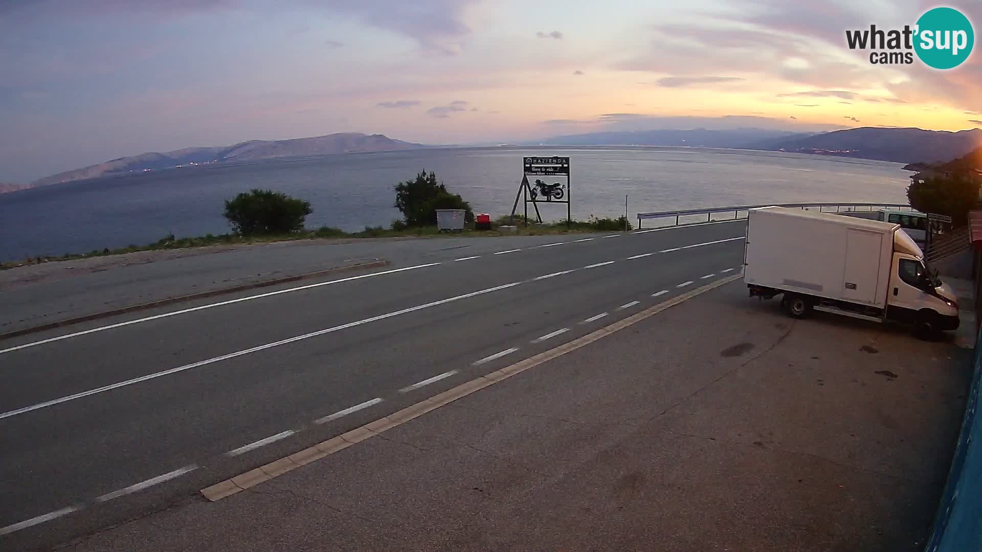 Webcam autopista adriática D8 cerca de SENJ – vista de la isla de KRK