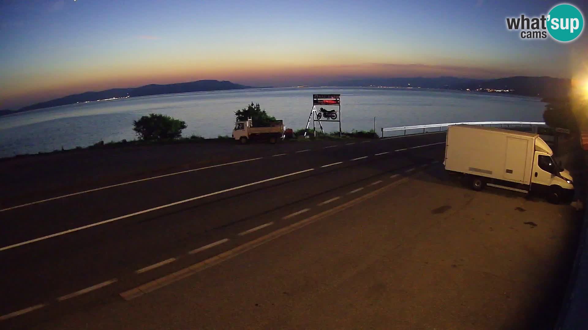 Webcam Adria-Autobahn D8 bei SENJ – Blick auf die Insel KRK