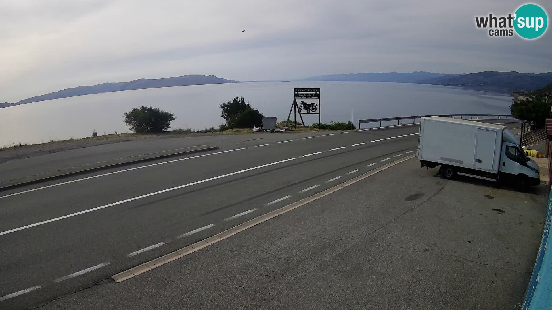 Webcam autopista adriática D8 cerca de SENJ – vista de la isla de KRK