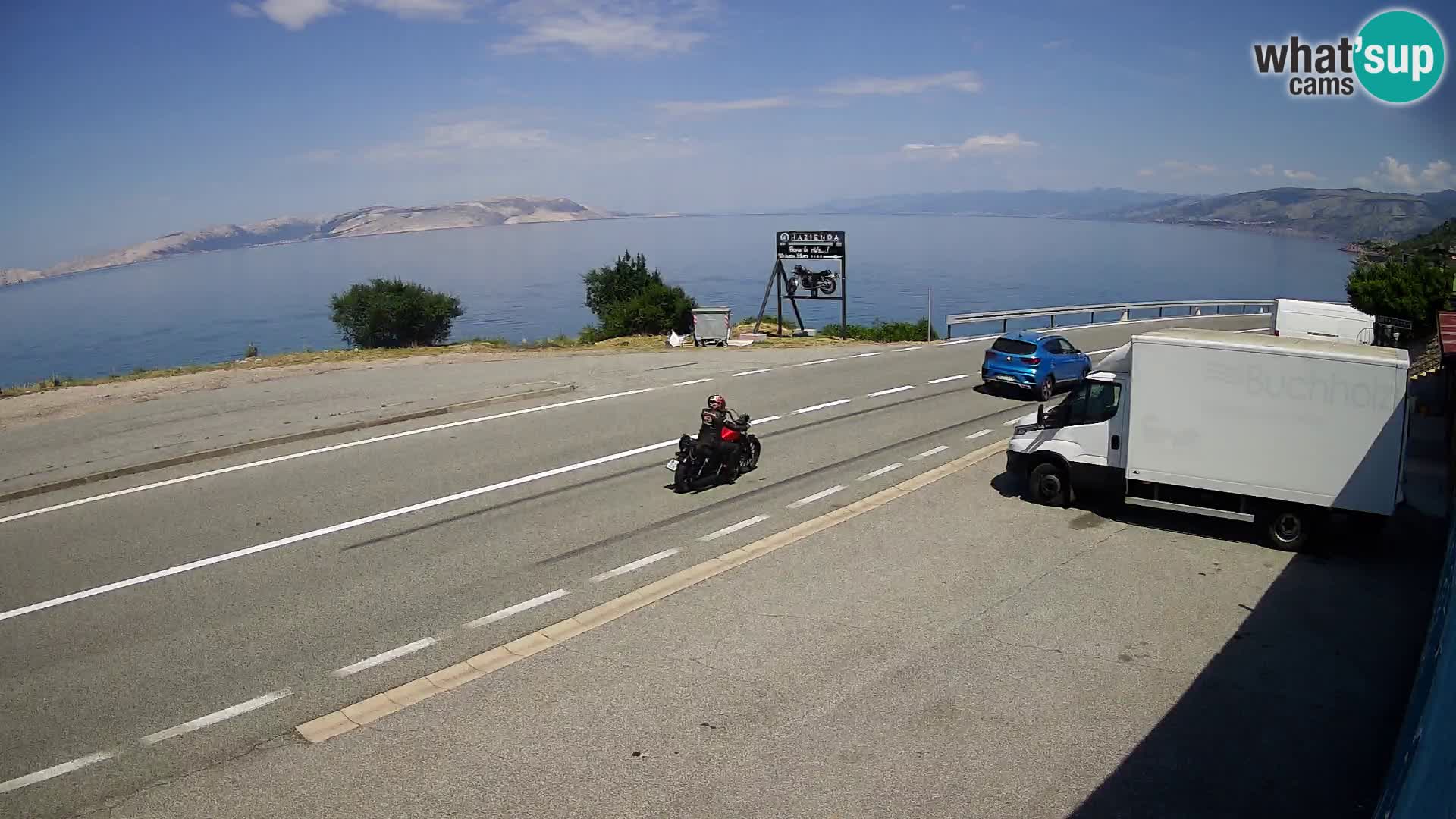 Kamera Jadranska Magistrala D8 pri SENJu – pogled na otok KRK