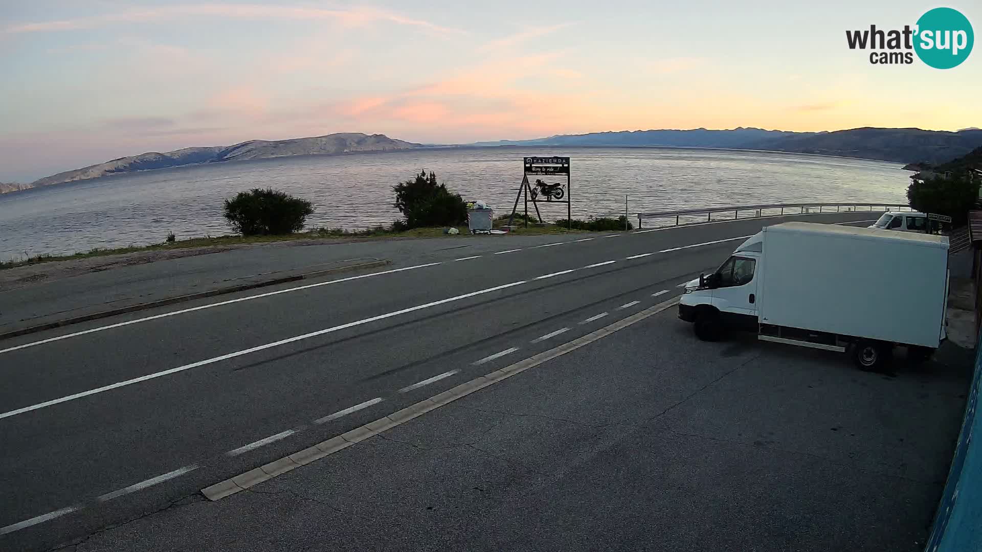 Webcam autopista adriática D8 cerca de SENJ – vista de la isla de KRK
