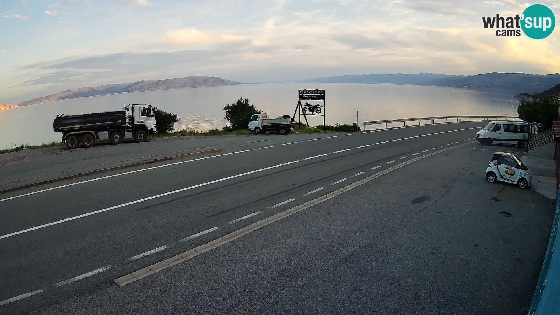 Webcam autopista adriática D8 cerca de SENJ – vista de la isla de KRK