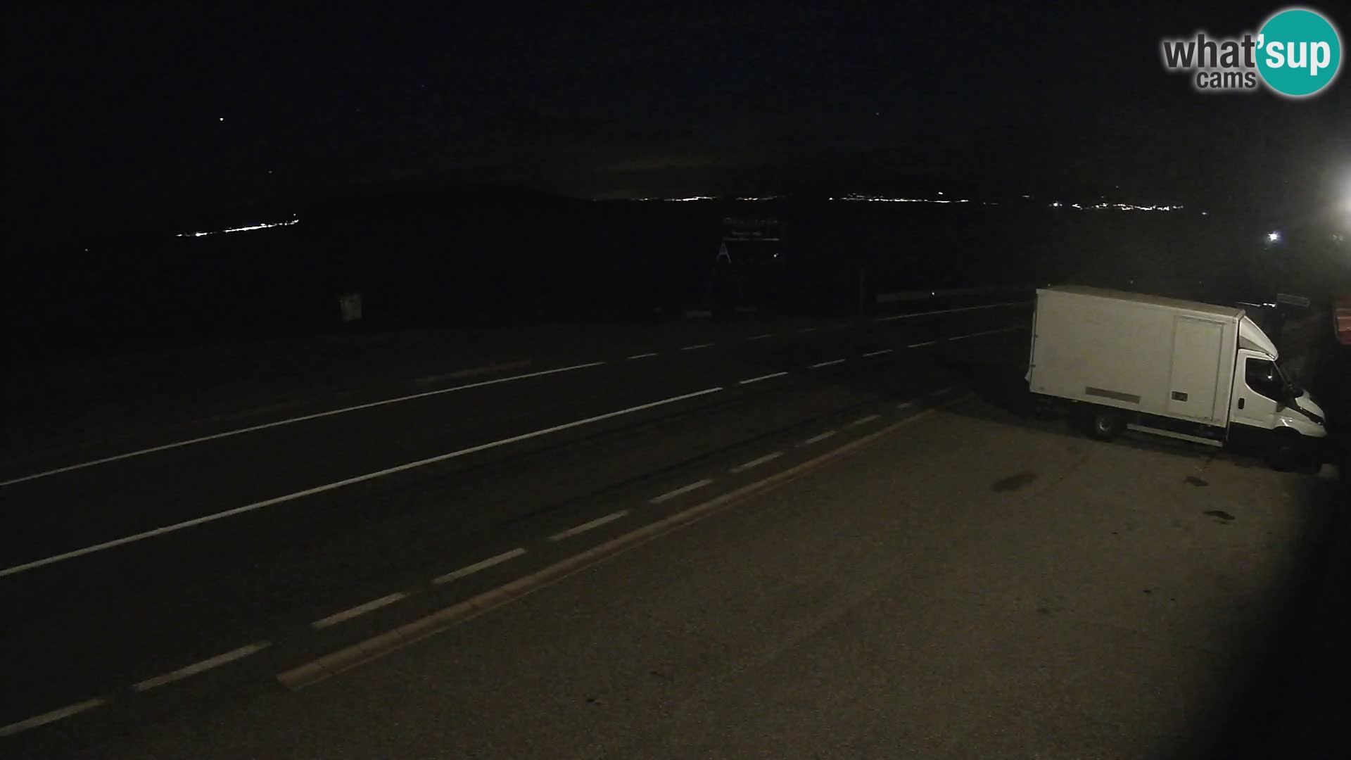 Webcam autopista adriática D8 cerca de SENJ – vista de la isla de KRK