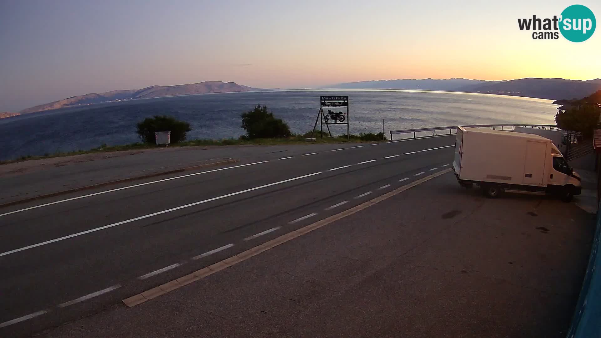 Webcam Adria-Autobahn D8 bei SENJ – Blick auf die Insel KRK