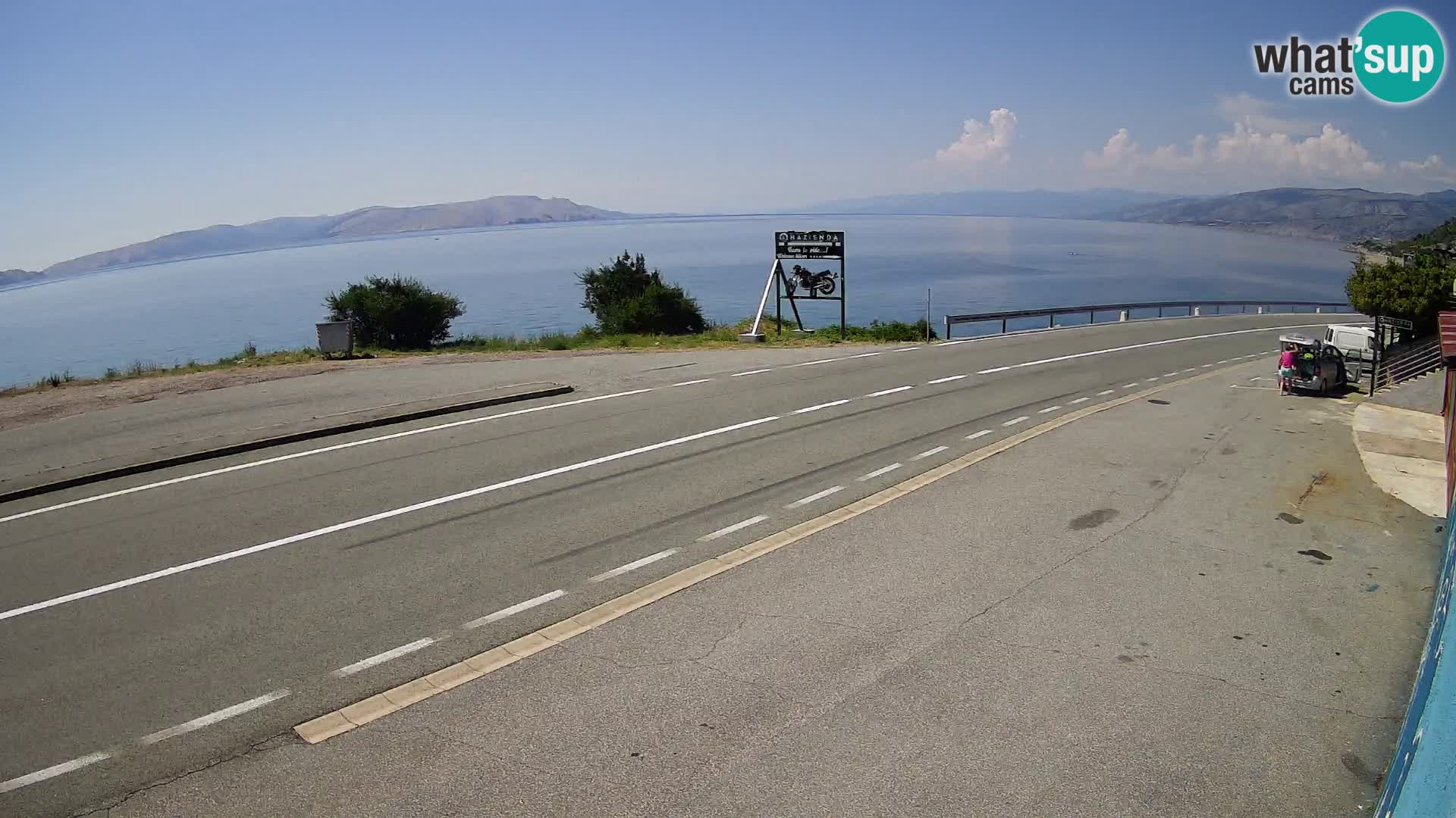 Kamera Jadranska Magistrala D8 pri SENJu – pogled na otok KRK