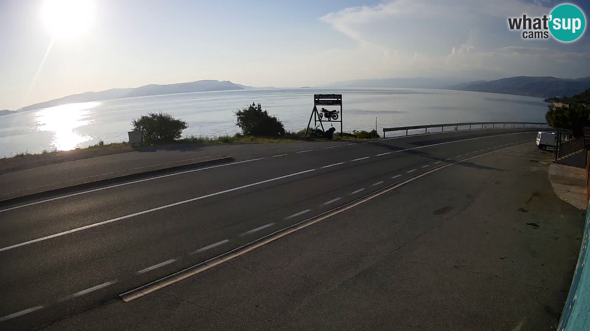 Webcam autopista adriática D8 cerca de SENJ – vista de la isla de KRK