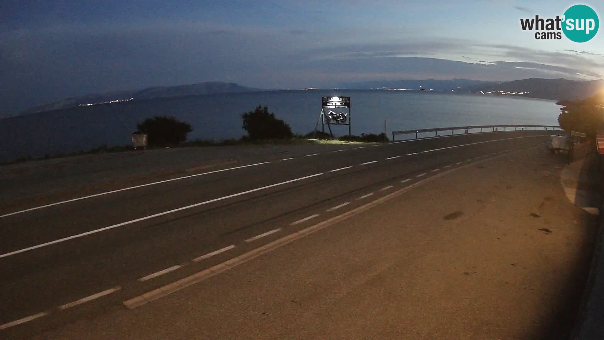 Webcam autopista adriática D8 cerca de SENJ – vista de la isla de KRK