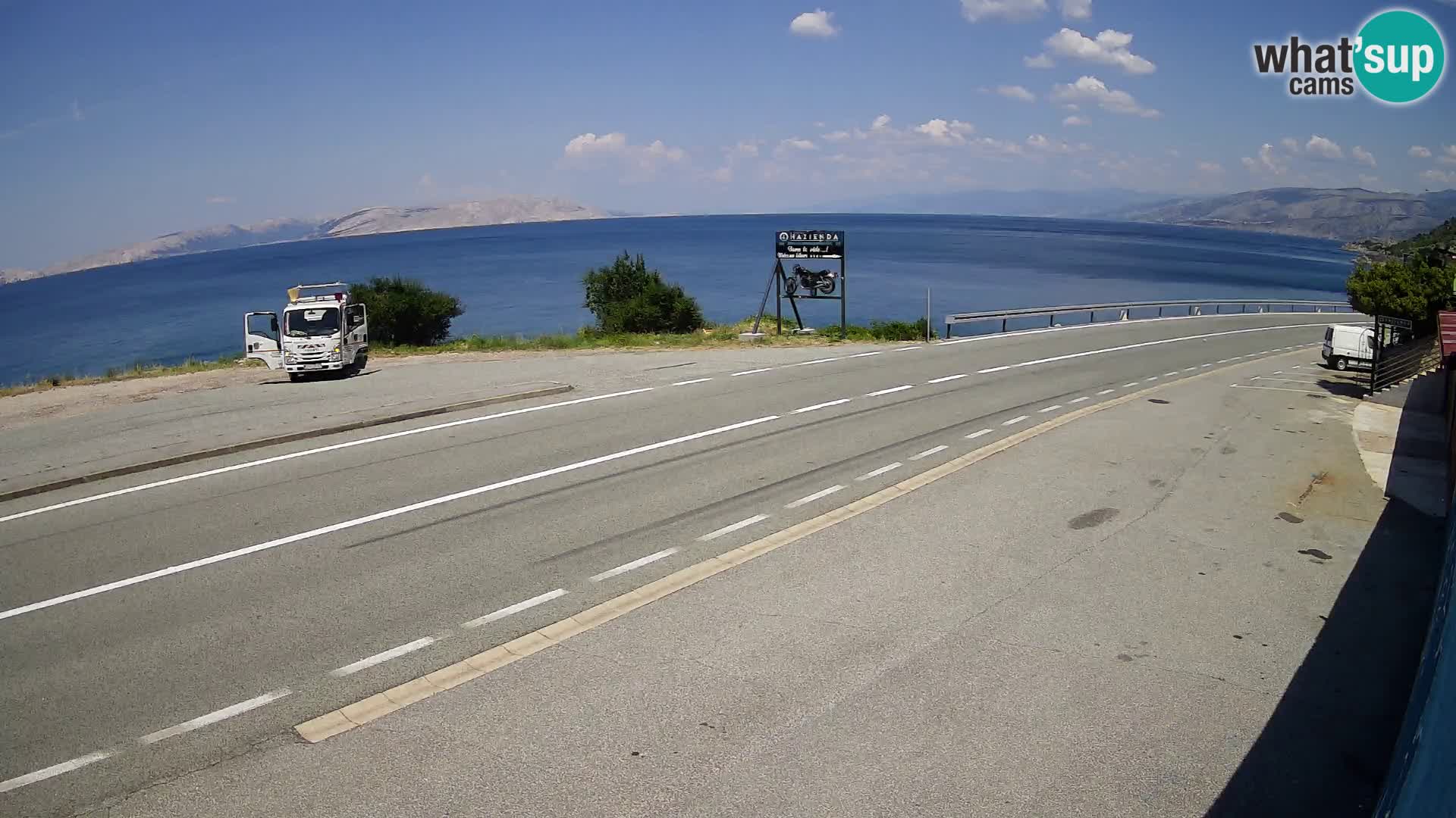 Kamera Jadranska Magistrala D8 pri SENJu – pogled na otok KRK