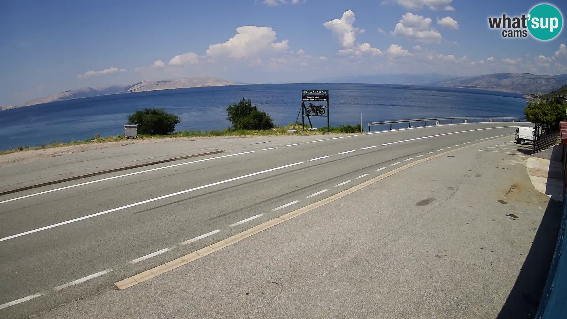 Kamera Jadranska Magistrala D8 pri SENJu – pogled na otok KRK