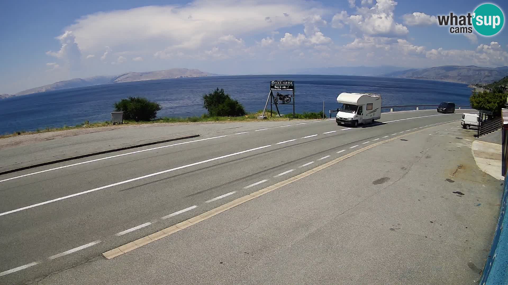 Kamera Jadranska Magistrala D8 pri SENJu – pogled na otok KRK