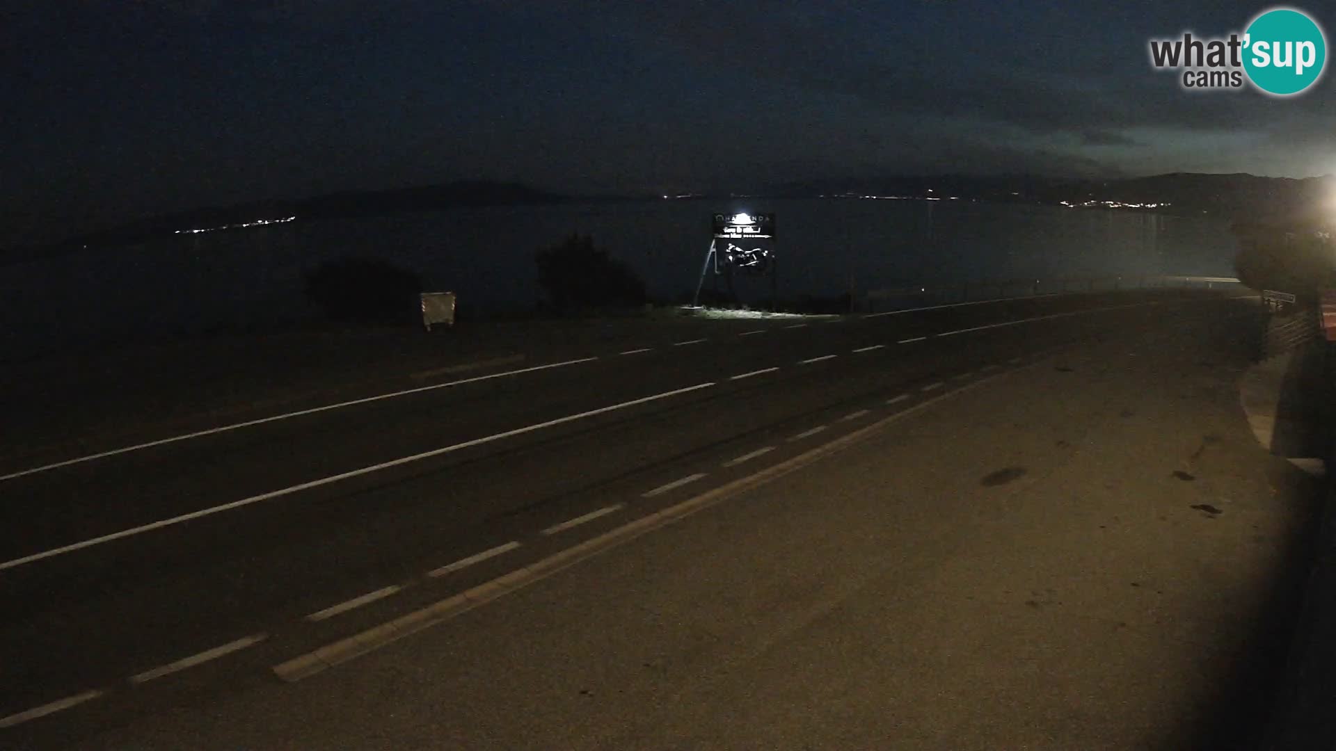 Kamera Jadranska Magistrala D8 pri SENJu – pogled na otok KRK