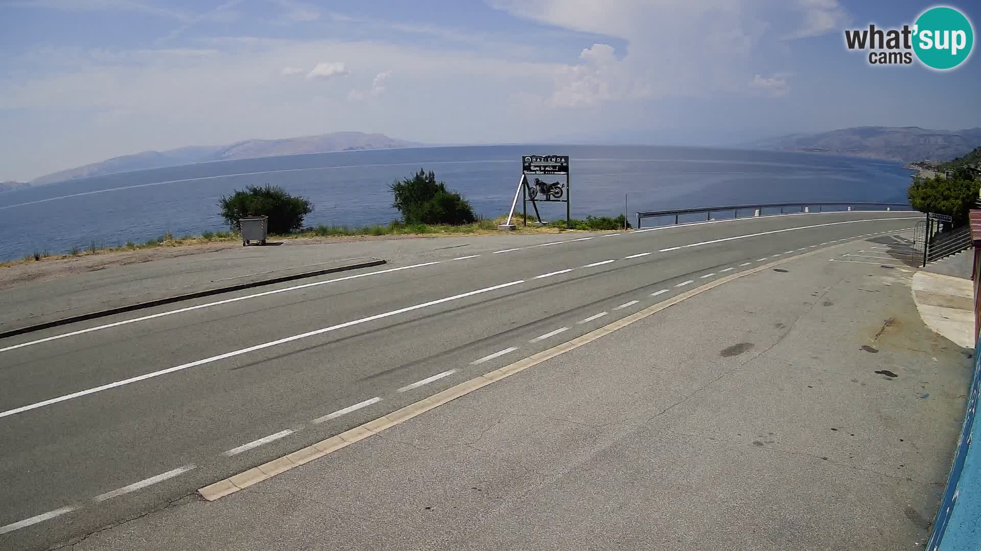 Kamera Jadranska Magistrala D8 pri SENJu – pogled na otok KRK