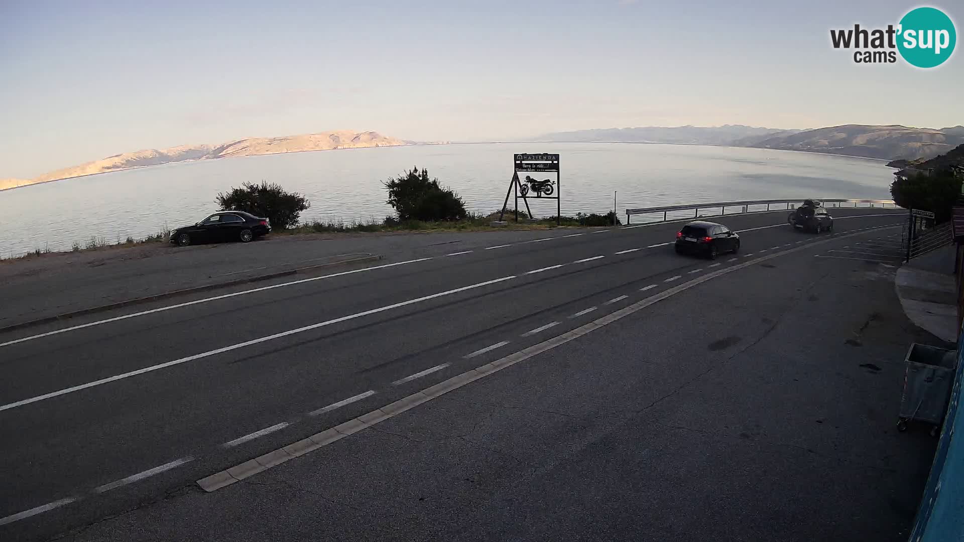 Kamera Jadranska Magistrala D8 pri SENJu – pogled na otok KRK