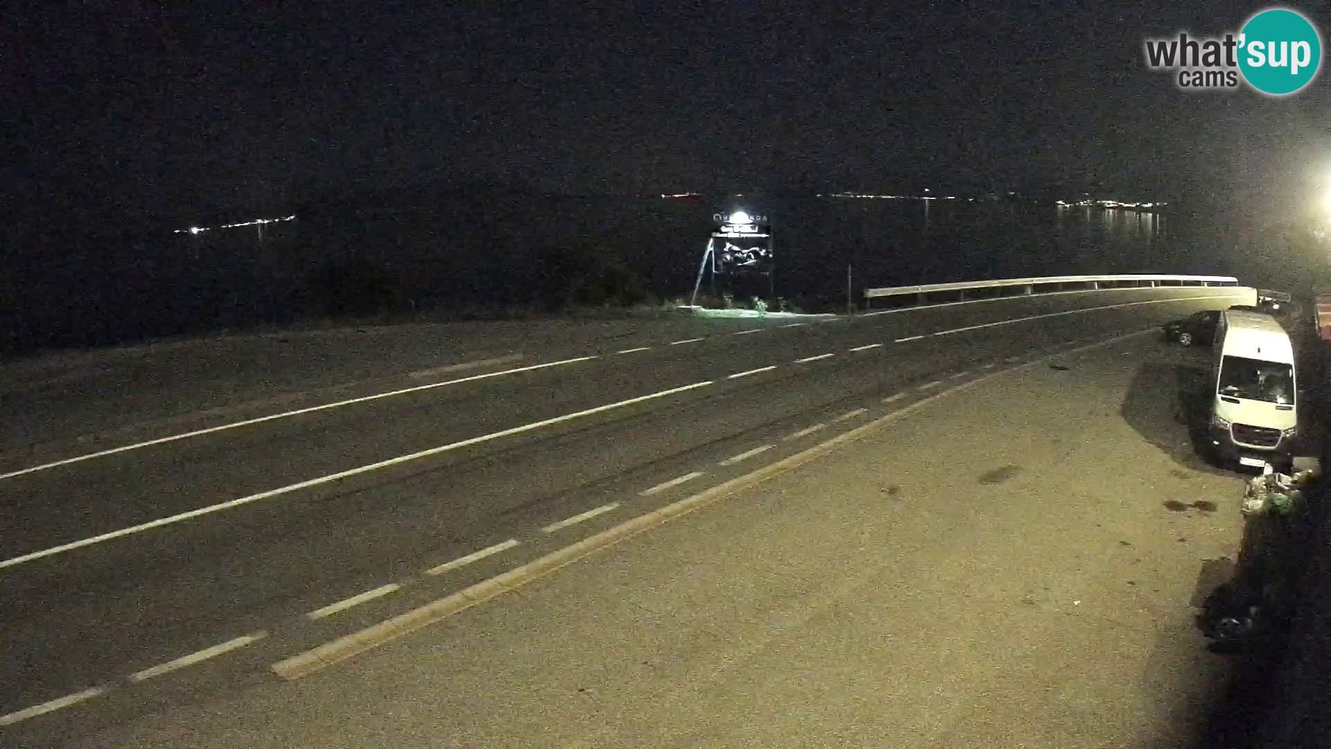 Kamera Jadranska Magistrala D8 pri SENJu – pogled na otok KRK