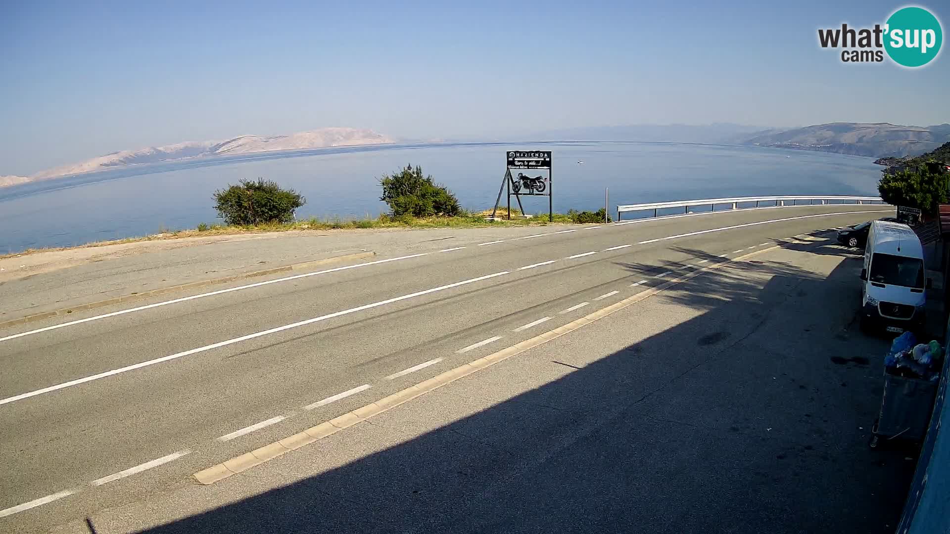 Kamera Jadranska Magistrala D8 pri SENJu – pogled na otok KRK