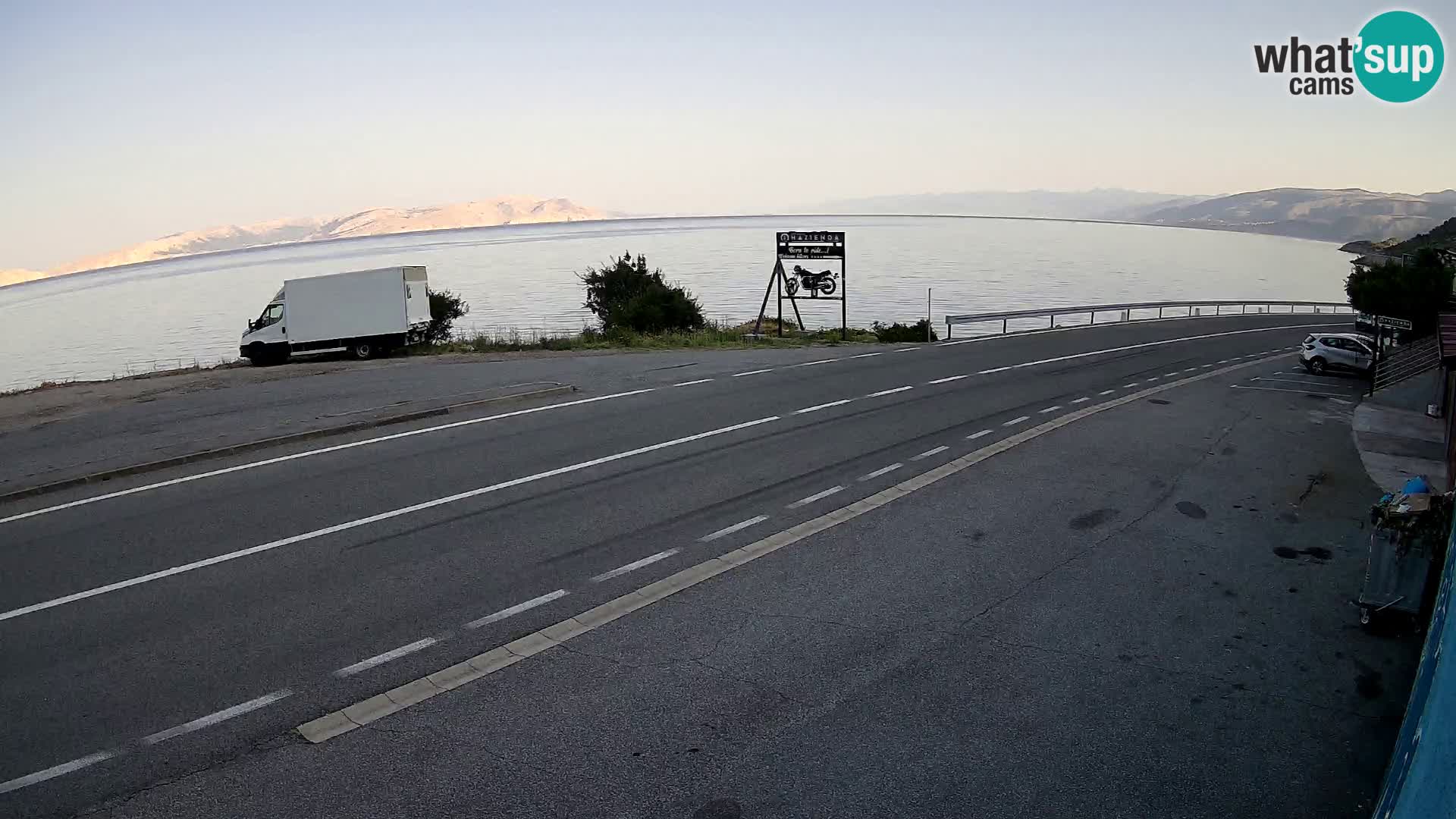 Webcam autopista adriática D8 cerca de SENJ – vista de la isla de KRK