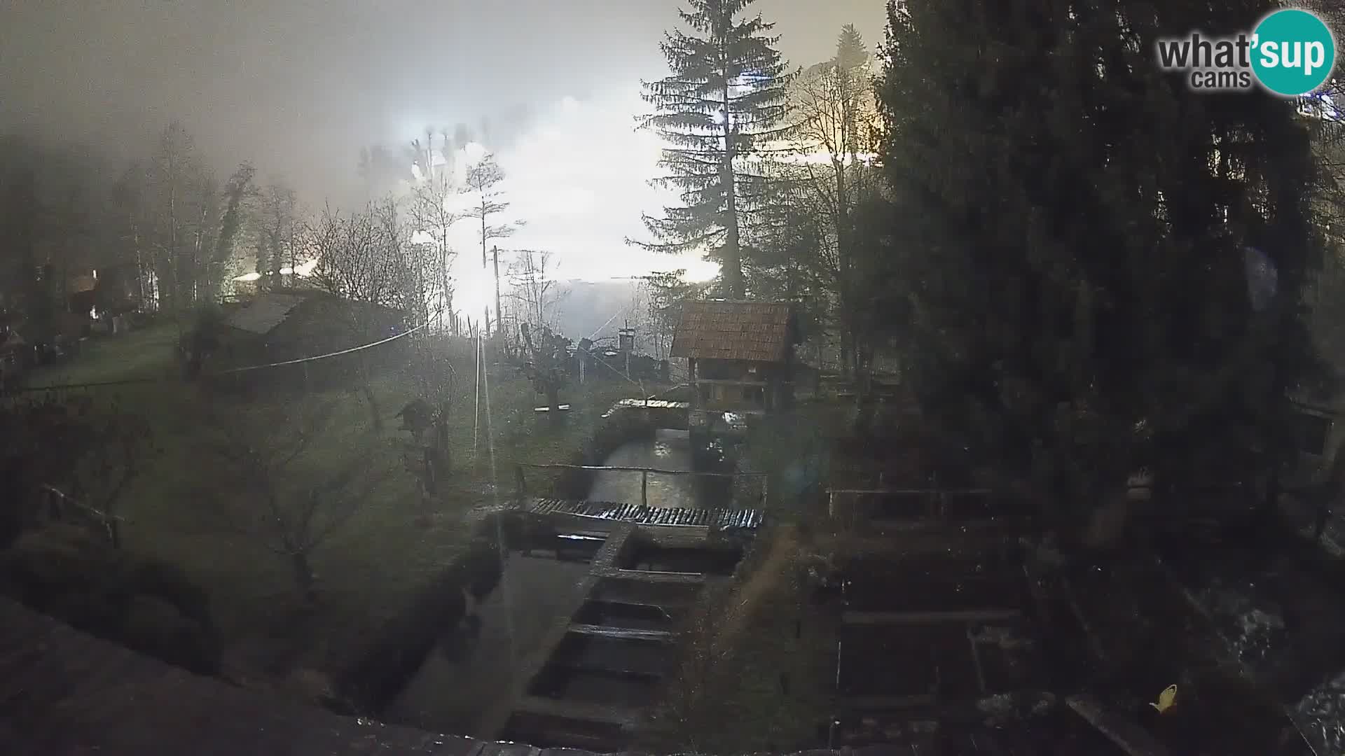 Spletna kamera v živo Rastoke – reka Slunjčica – Hrvaška