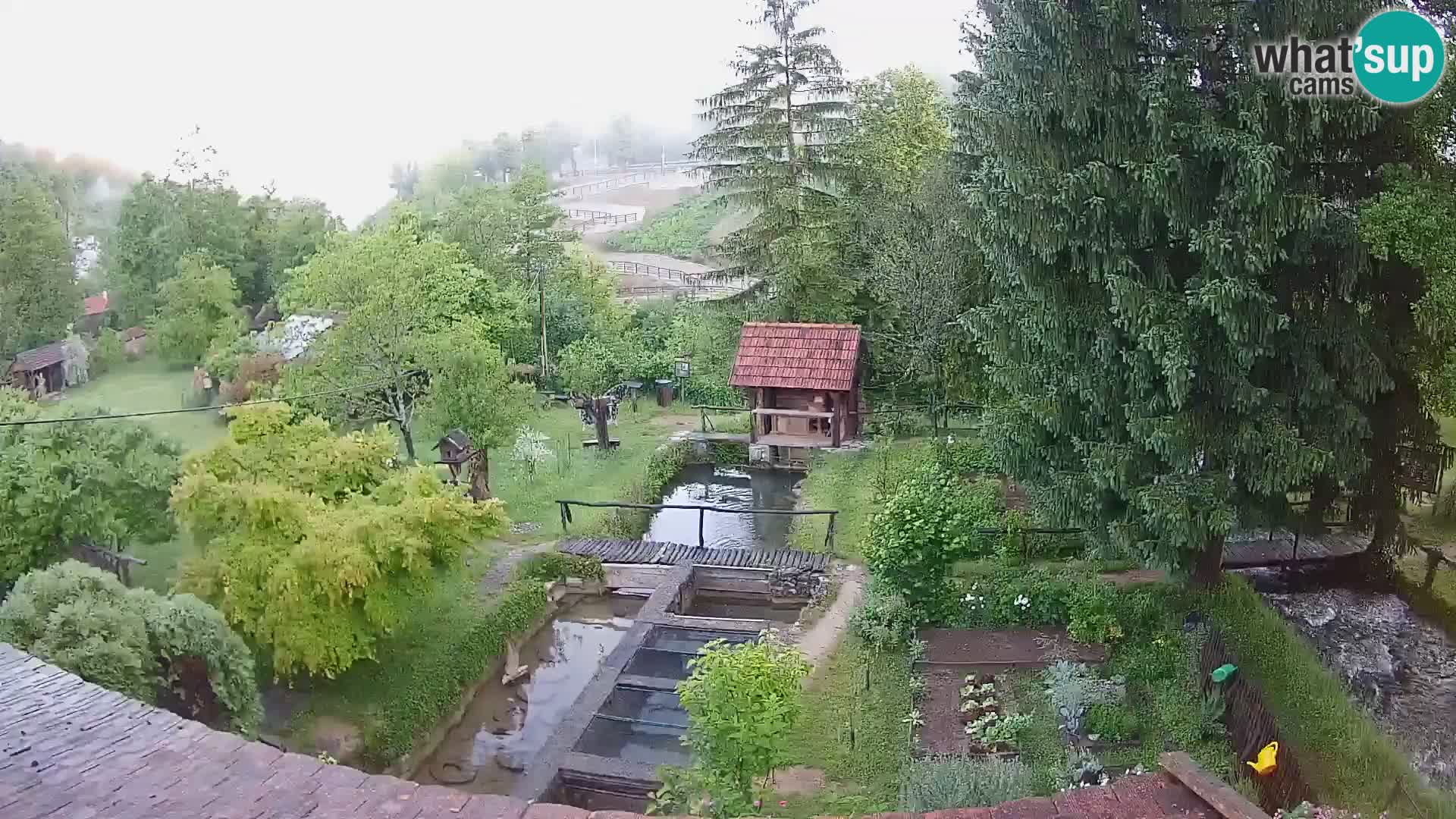 Spletna kamera v živo Rastoke – reka Slunjčica – Hrvaška