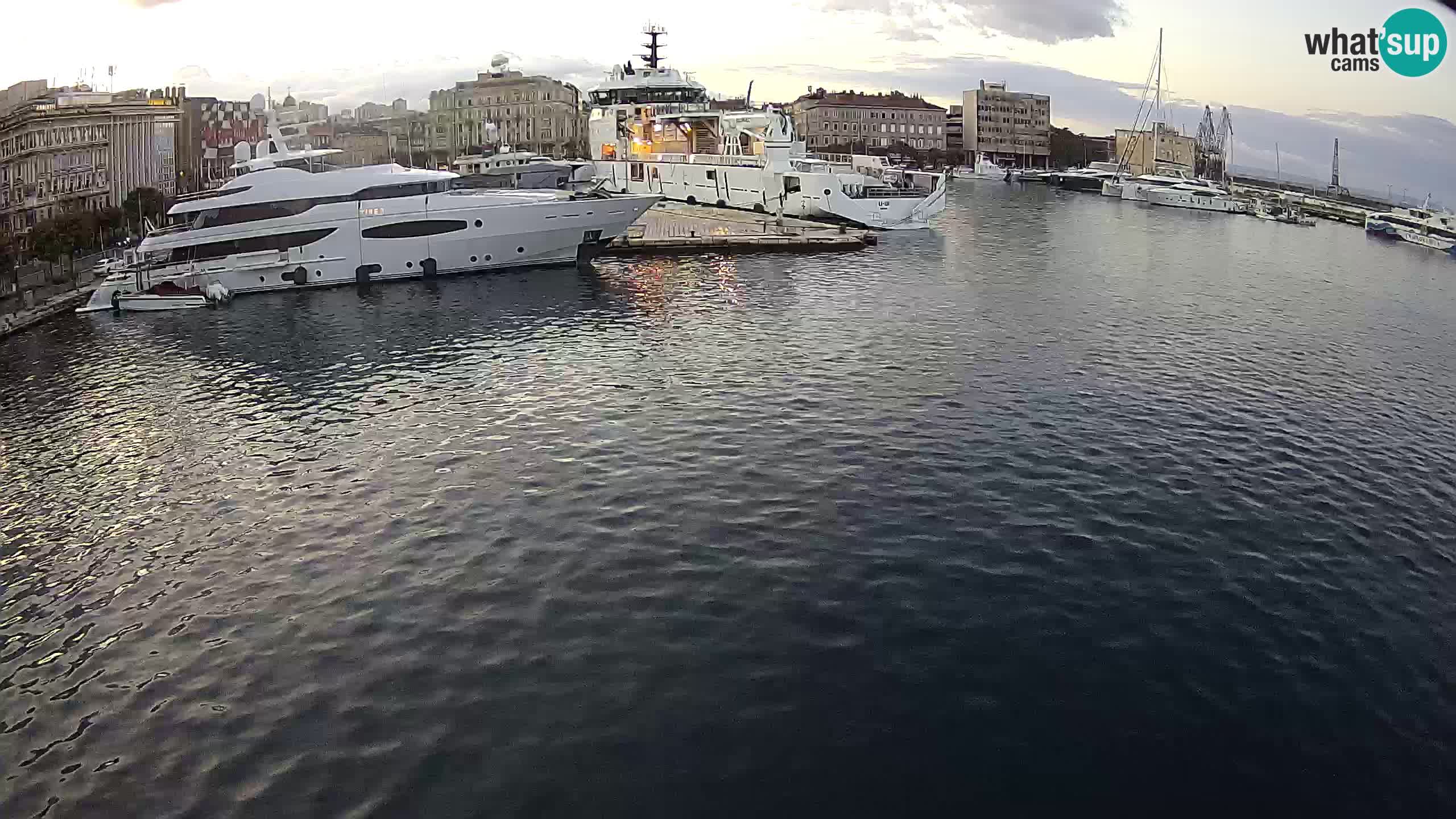 Botel Marina – Rijeka live cam